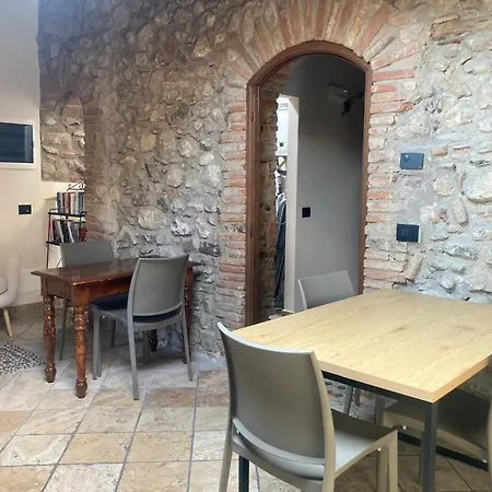 住宿加早餐酒店 Rustico Di Benellini Angela 波尔佩纳泽德尔加尔达