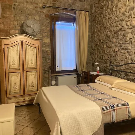 Rustico Di Benellini Angela 住宿加早餐酒店 波尔佩纳泽德尔加尔达
